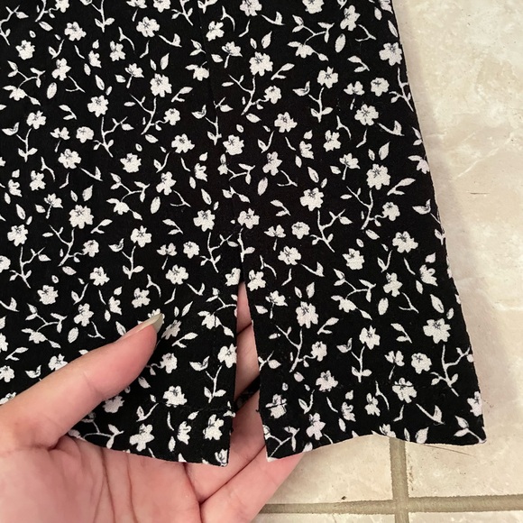 Brandy Melville black and white floral Cara skirt - Picture 6 of 7